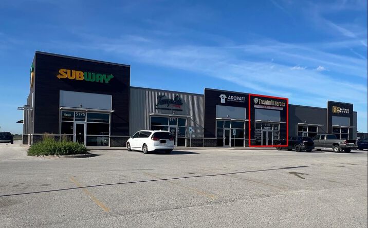 Pictures of Retail, Office property located at 5163 Competition Drive, Bettendorf, IA 52722 for lease - image #1