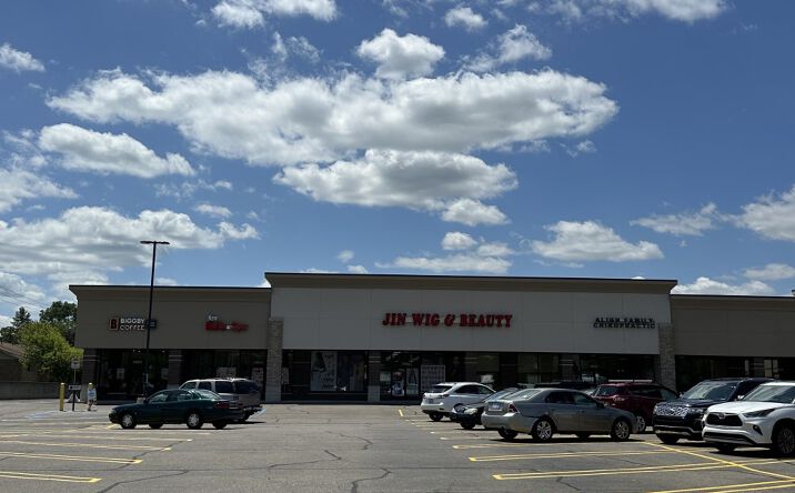 Pictures of Retail property located at 19041-29493 W Seven Mile Rd, Livonia, MI 48180 for lease - image #1