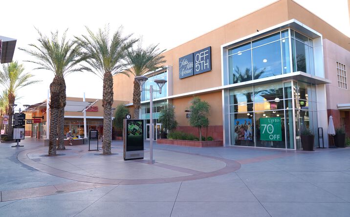 Pictures of Retail property located at 875 S Grand Central Pkwy, Las Vegas, NV 89106 for lease - image #1