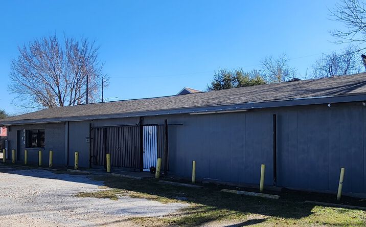 Pictures of Retail property located at 6416 Wallisville Rd, Houston, TX 77020 for lease - image #1