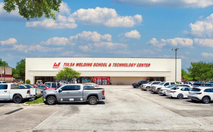Pictures of Retail property located at 243 Greens Rd, Houston, TX 77060 for lease - image #1