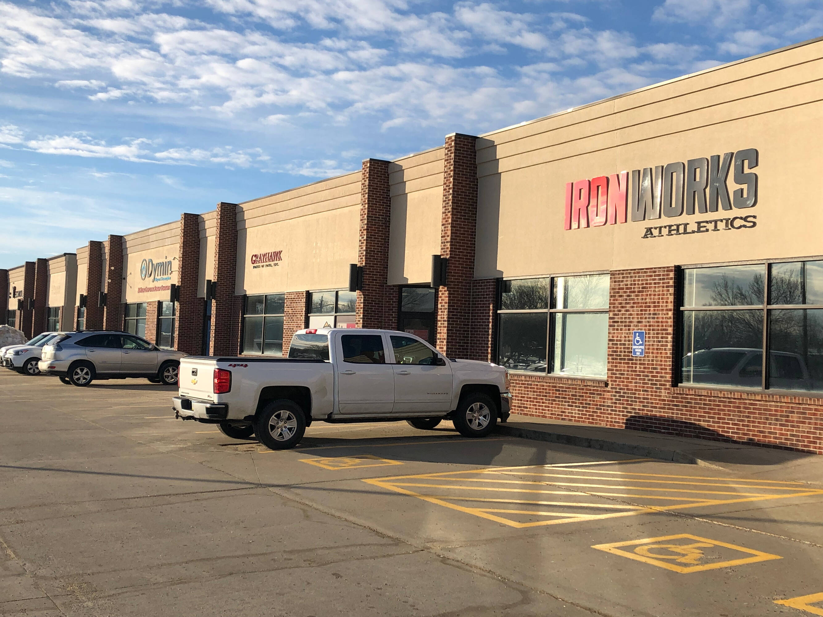 39343946 NW Urbandale Drive, Urbandale, IA 50322 Office Space for