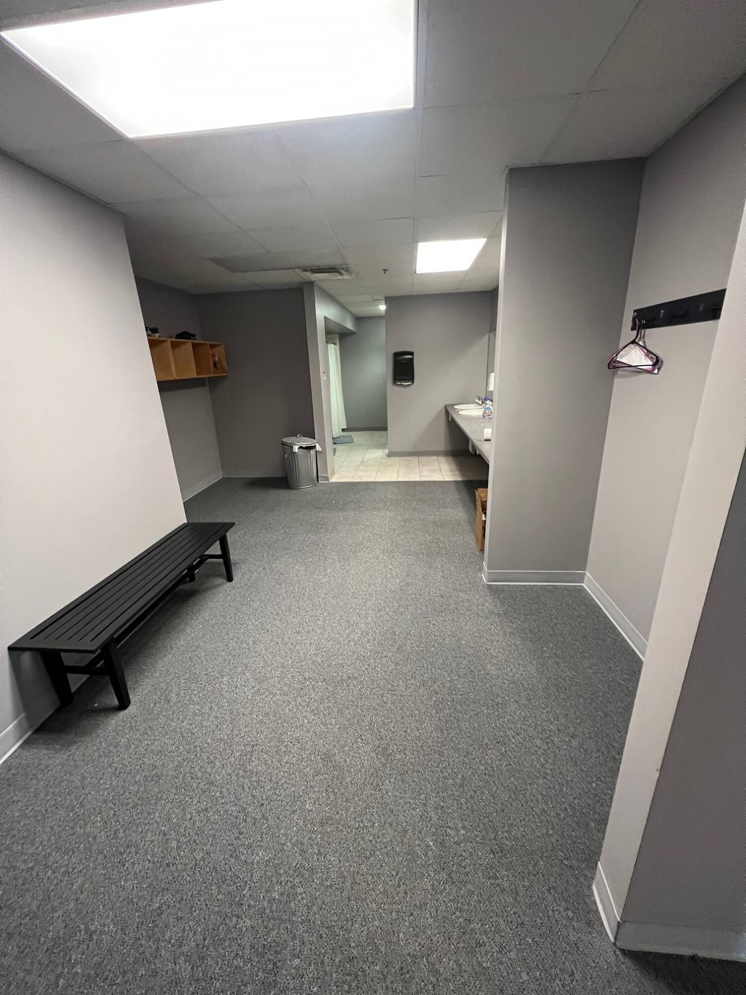 39343946 NW Urbandale Drive, Urbandale, IA 50322 Office Space for