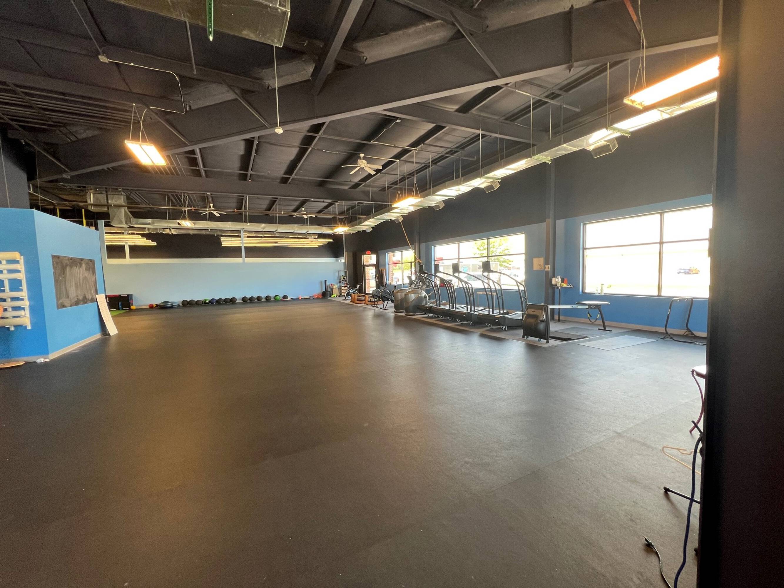 39343946 NW Urbandale Drive, Urbandale, IA 50322 Office Space for