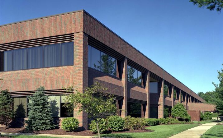 Pictures of Retail, Office property located at 5700 Lombardo Ctr, Seven Hills, OH 44131 for lease - image #1