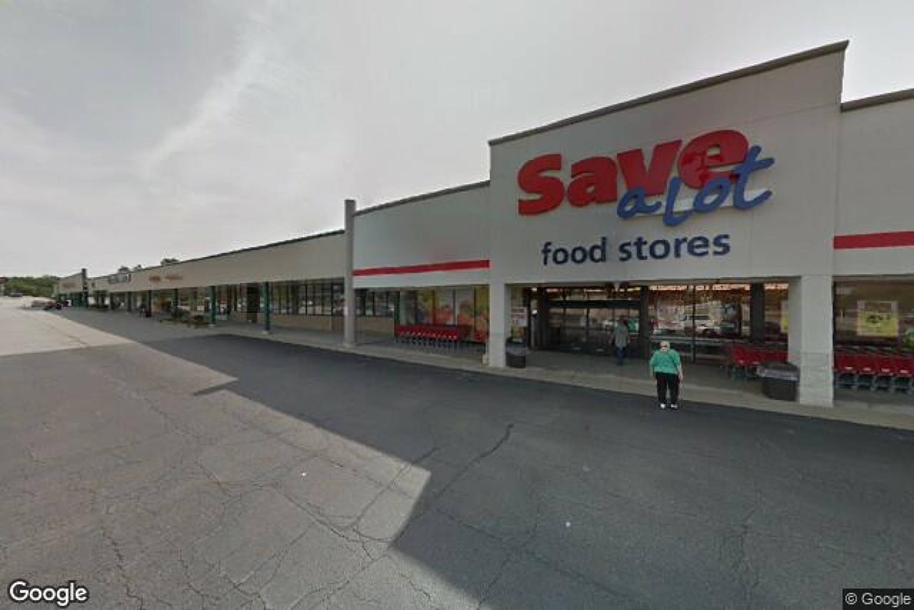 1492 Canton Rd , Akron, OH 44250