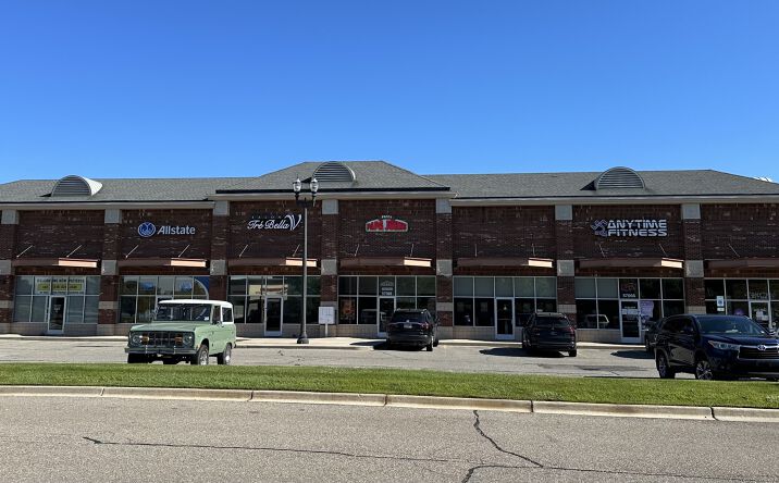 Pictures of Retail property located at Shoppes of lyon, South Lyon, MI 48180 for lease - image #1