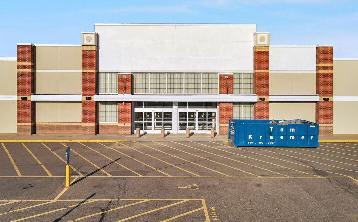 Pictures of Retail property located at 250 33rd Ave S, St Cloud, MN 56301 for lease - image #1