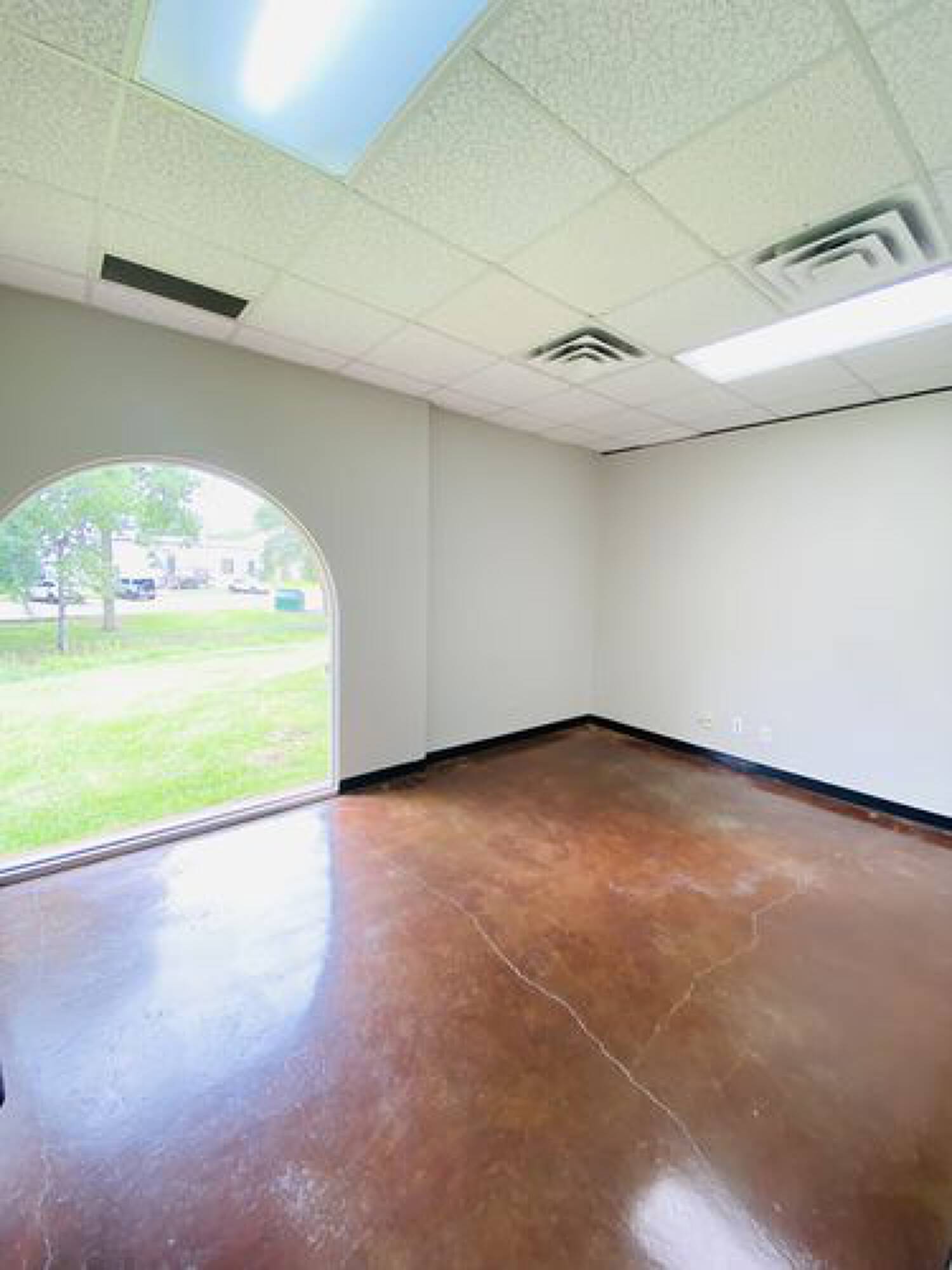 325 Kaliste Saloom Rd, Lafayette, LA 70508