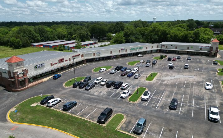 Pictures of Retail property located at 2230 Rabbit Dr, Tupelo, MS 38801 for lease - image #1