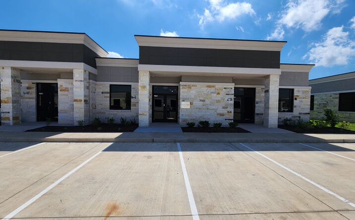 Pictures of Office property located at 3129 Kingsley Drive, Pearland, TX 77584 for lease - image #1