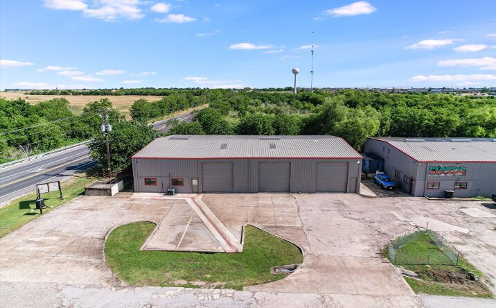 Pictures of Industrial property located at 324 Interstate Dr, Buda, TX 78610 for lease - image #1