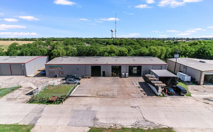 Pictures of Industrial property located at 324 Interstate Dr, Buda, TX 78610 for lease - image #1