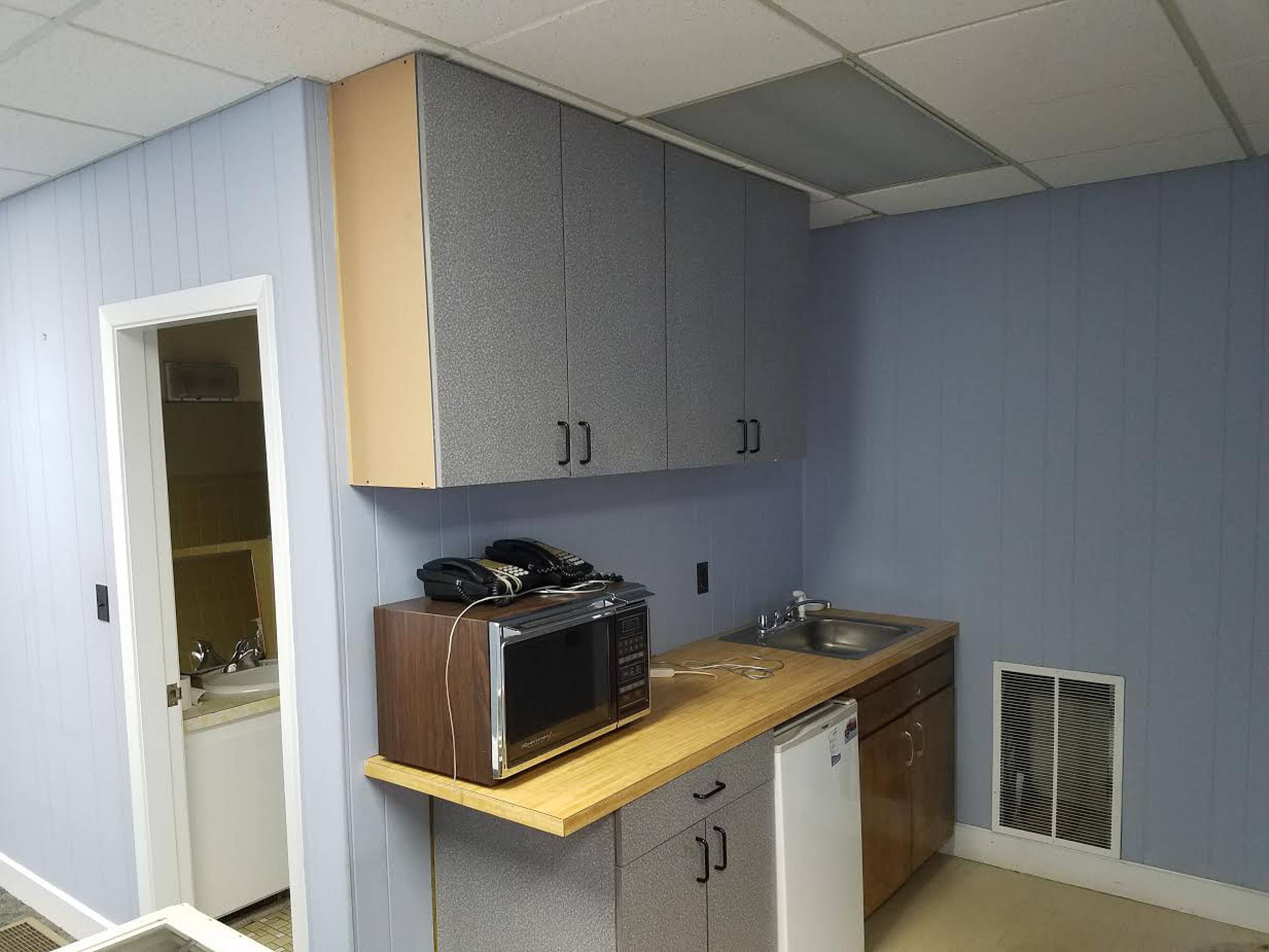 50 Tanner St, Lowell, MA 01852