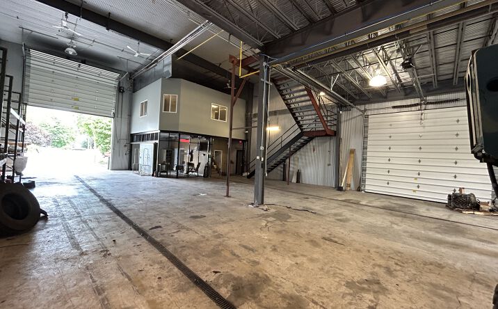 Pictures of Retail, Office, Industrial property located at 7293 Buckley Rd, Syracuse, NY 13212 for lease - image #1