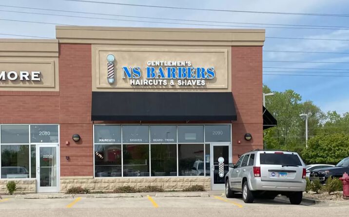 Pictures of Retail property located at 2060 Skokie Valley Rd, Highland Park, IL 60035 for lease - image #1