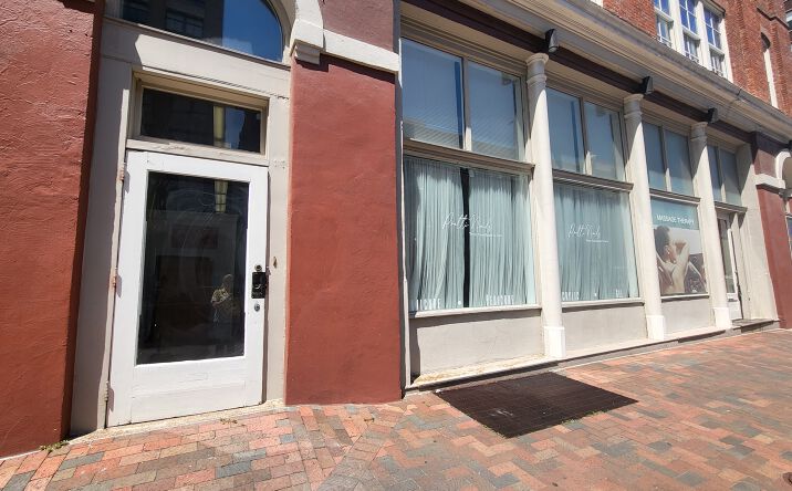 Pictures of Retail, Restaurant property located at 70 Union Ave, Memphis, TN 38103 for lease - image #1