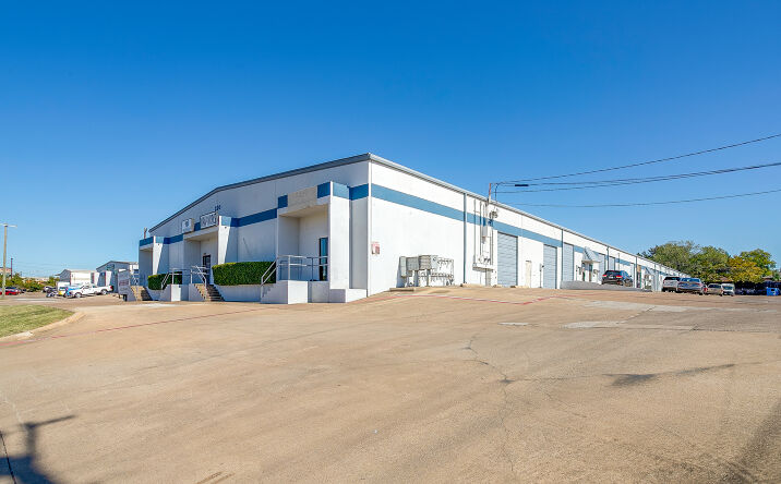 Pictures of Industrial property located at 320 S Belt Line Rd, Irving, TX 75060 for lease - image #1