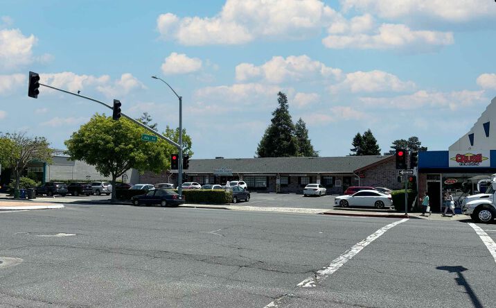 Pictures of Retail property located at 2881 Castro Valley Blvd, Castro Valley, CA 94546 for lease - image #1