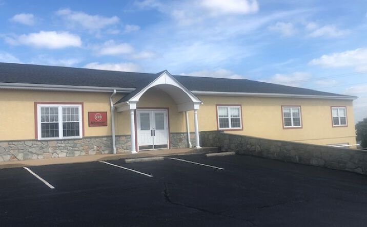 Pictures of Office property located at 684 W Main St, New Holland, PA 17557 for lease - image #1