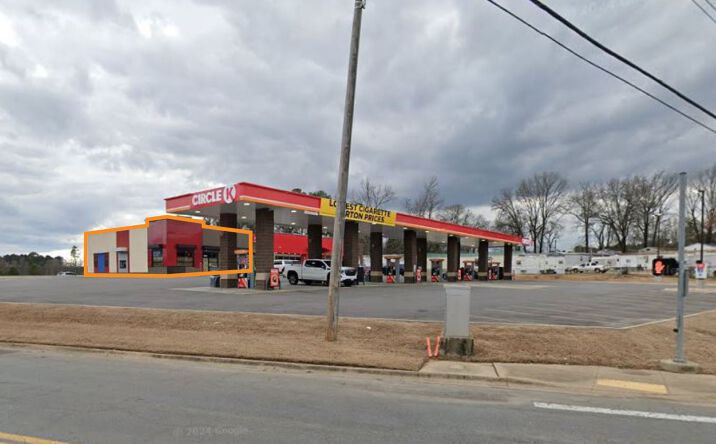 Pictures of Retail property located at 3005 Pine St, Arkadelphia, AR 71923 for lease - image #1
