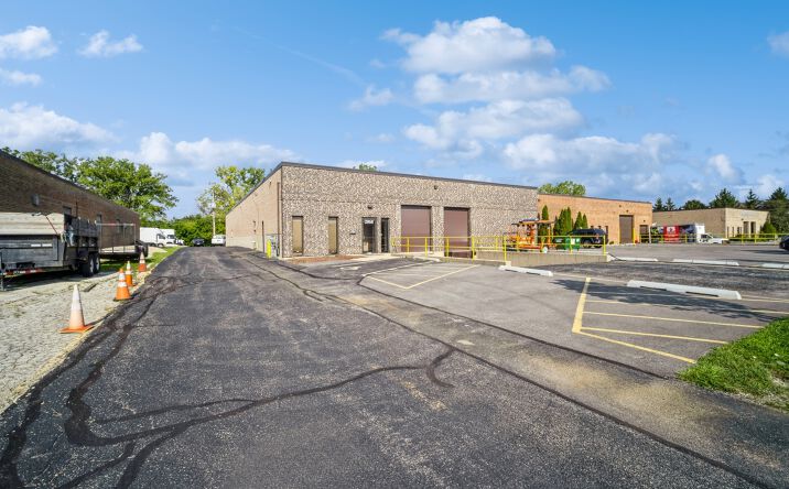 Pictures of Industrial property located at 2068 Foster Ave, Wheeling, IL 60090 for lease - image #1