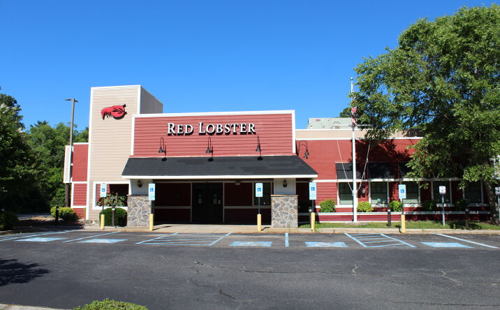 Pictures of Retail property located at 2100 Richmond Rd, Williamsburg, VA 23185 for lease - image #1