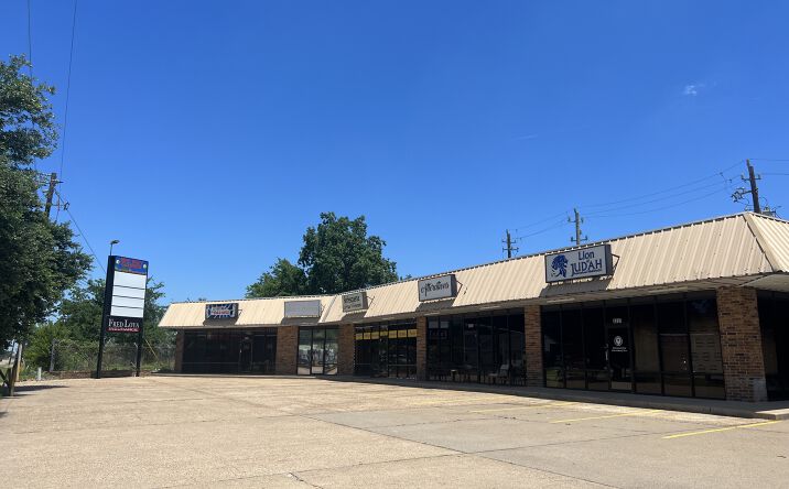 Pictures of Retail property located at 4307 Red Bluff Rd, Pasadena, TX 77503 for lease - image #1
