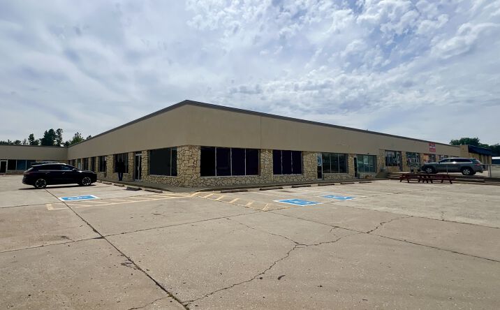Pictures of Retail, Office, Restaurant property located at 12260 NE 23rd St, Choctaw, OK 73020 for lease - image #1