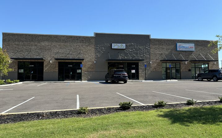 Pictures of Retail, Office, Restaurant property located at 3558 W Main St, Tupelo, MS 38801 for lease - image #1