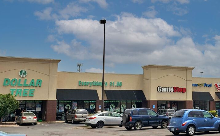 Pictures of Retail property located at 2832 N Broadway St, Pittsburg, KS 66762 for sales - image #1