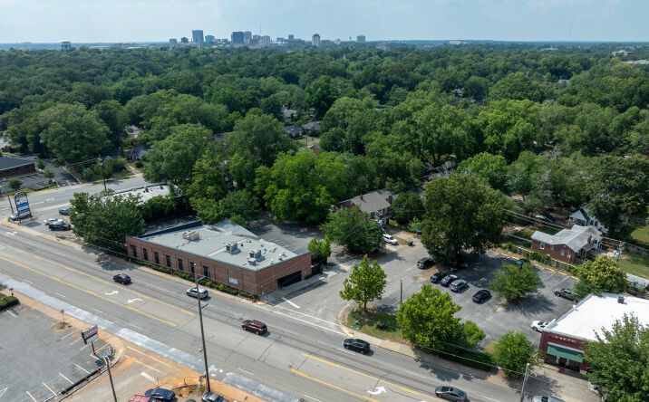 Pictures of Retail property located at 2719 Rosewood Dr, Columbia, SC 29205 for lease - image #1