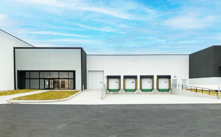 Pictures of Industrial property located at 5555 St Louis Mls Cir, Hazelwood, MO 63042 for lease - image #1