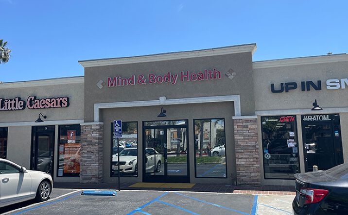 Pictures of Retail property located at 621 W 19th St, Costa Mesa, CA 92627 for lease - image #1