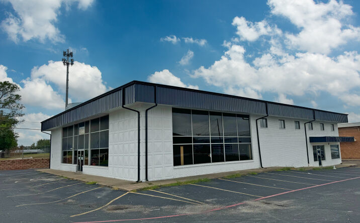 Pictures of Office property located at 1245 Hurstview Dr, Irving, TX 76053 for lease - image #1