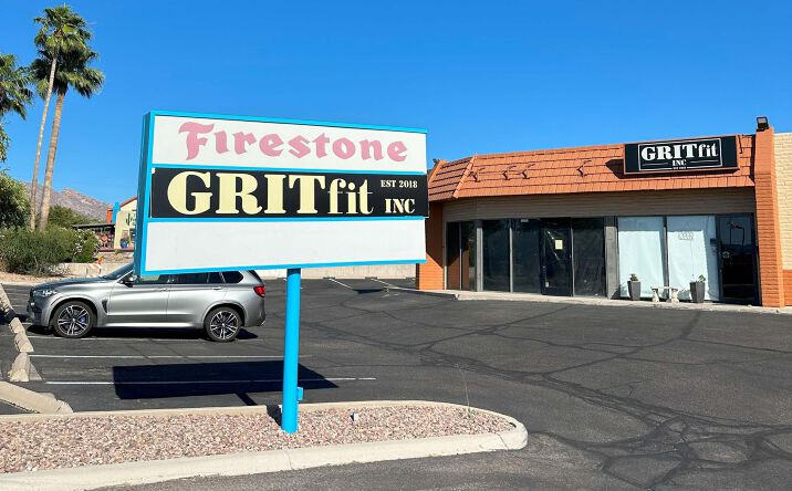 Pictures of Retail property located at 7980 N Oracle Road, Oro Valley, AZ 85704 for lease - image #1