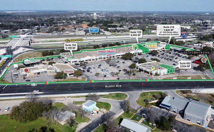 Pictures of Retail property located at 900-930 N Austin Ave, Georgetown, TX 78626 for lease - image #1