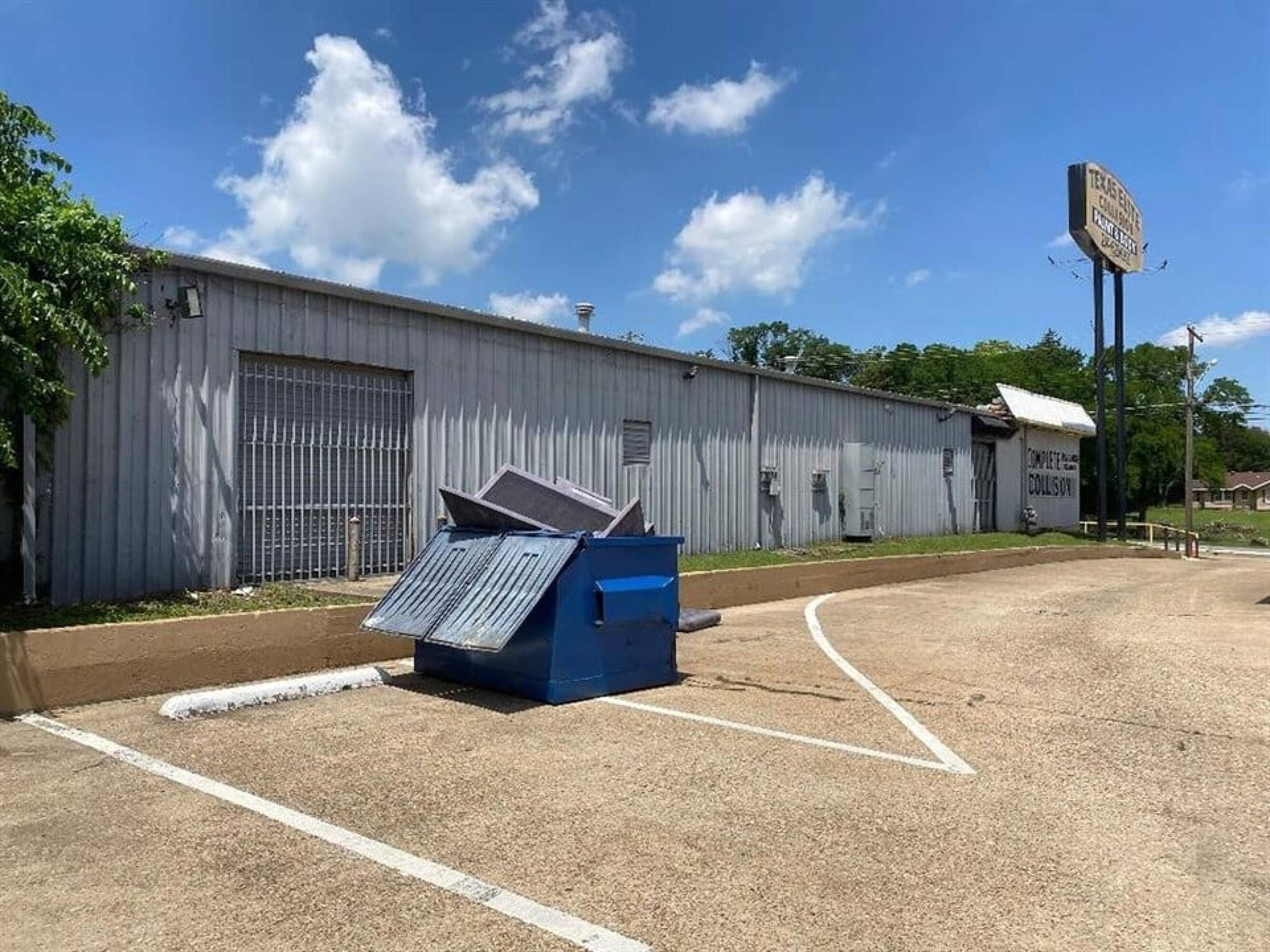 3916 W Ledbetter Dr, Dallas, TX 75233