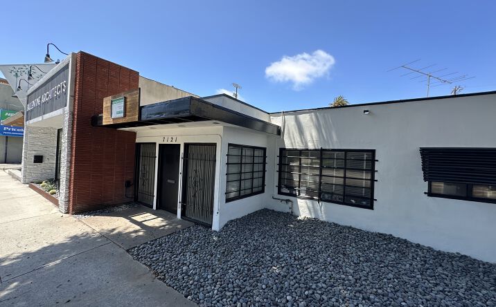 7121 W Manchester Ave, Los Angeles, CA 90045 | Crexi.com