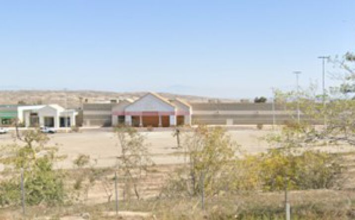Pictures of Retail property located at 325 Gardner Field Rd, Taft, CA 93268 for lease - image #1