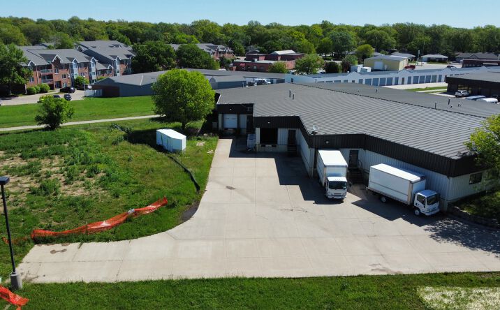 Pictures of Industrial property located at 461 N 66th St, Lincoln, NE 68505 for sales - image #1