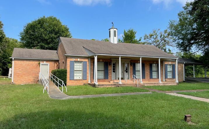 Pictures of Office property located at 2001 S Henderson Blvd, Kilgore, TX 75662 for lease - image #1