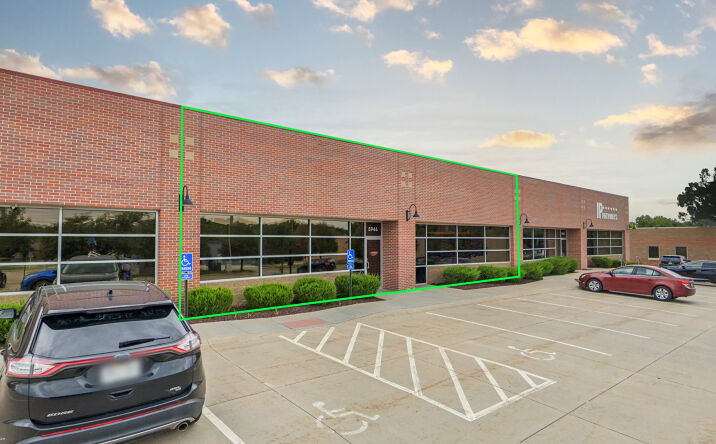 Pictures of Office, Industrial property located at 5956 S 118th Cir, Omaha, NE 68137 for lease - image #1