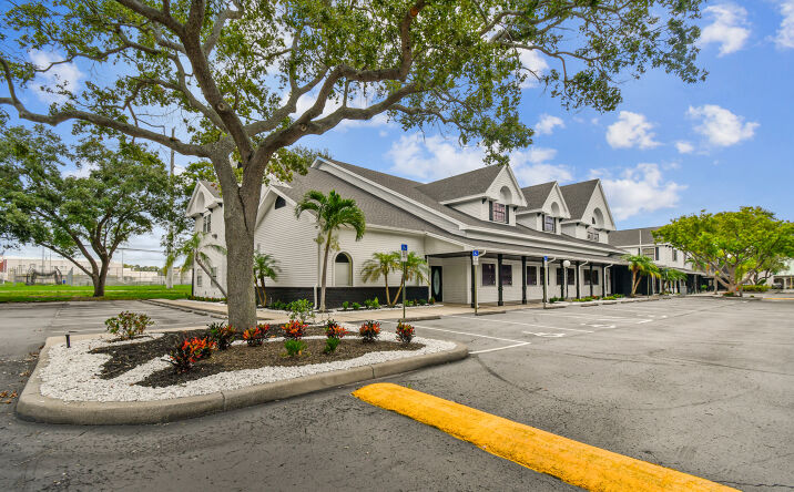Pictures of Retail, Office property located at 300 E Bay Dr, Largo, FL 33770 for lease - image #1