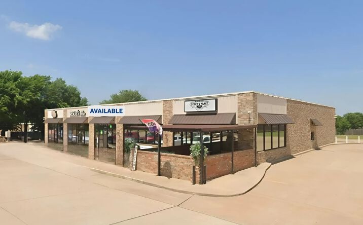 Pictures of Retail property located at 251 E Waterloo Rd, Edmond, OK 73034 for lease - image #1