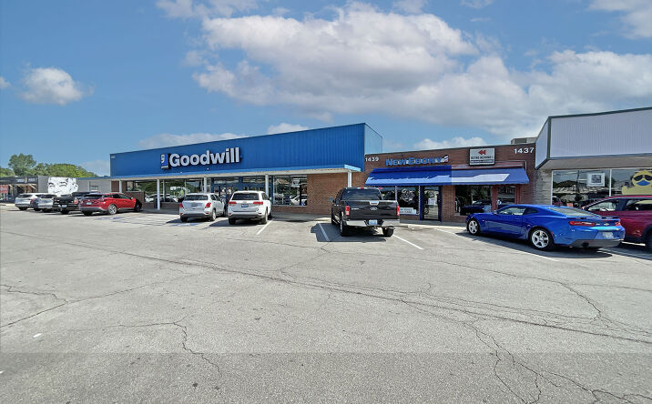 Pictures of Retail property located at 1437-1441 Leestown Road, Lexington, KY 40511 for lease - image #1
