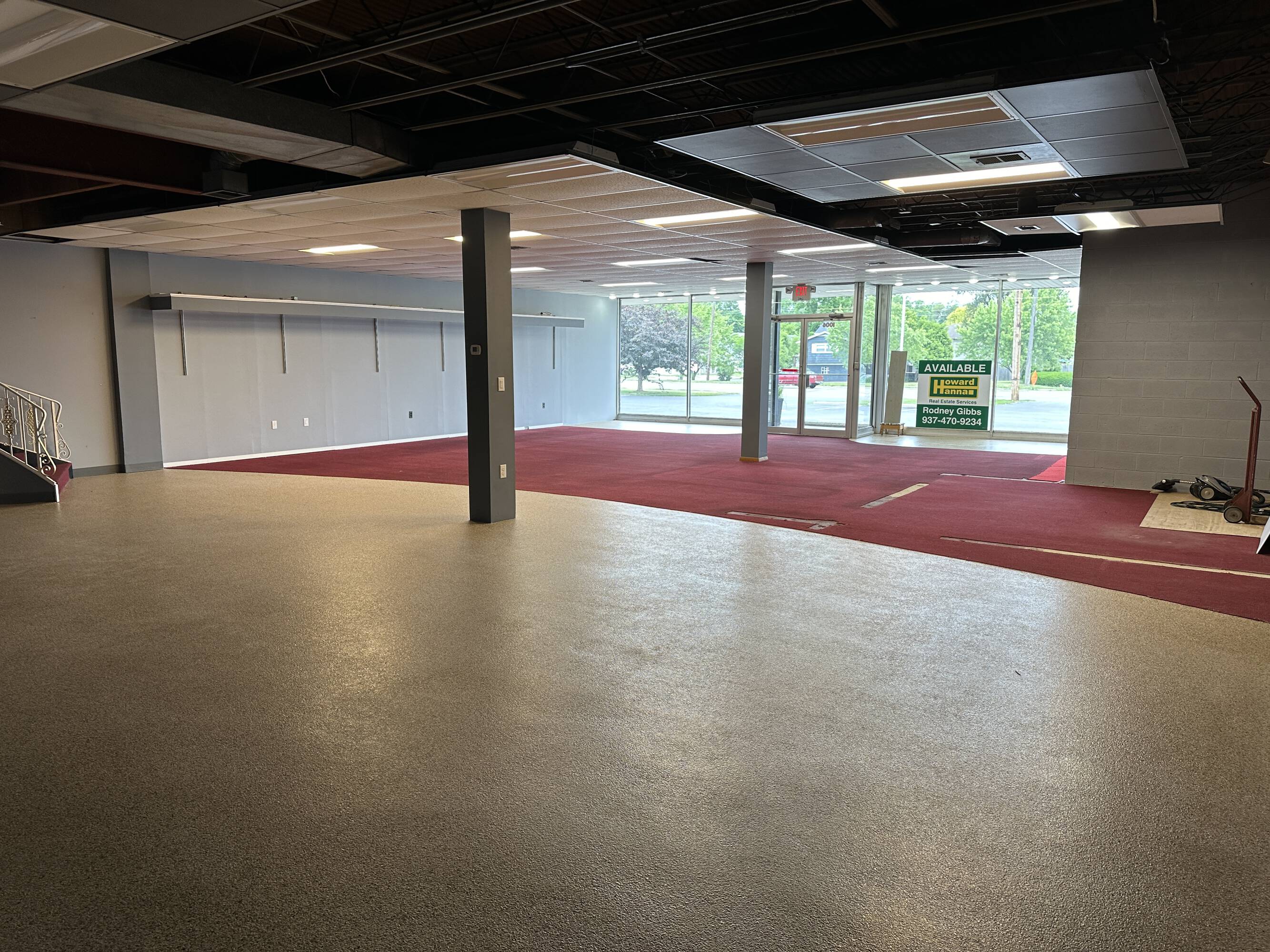 1006 E Dorothy Ln, Dayton, OH 45419