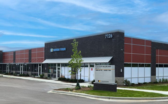 Pictures of Retail, Office, Industrial property located at 7126-7308 S. Millers Way, Oak Creek, WI 53214 for lease - image #1