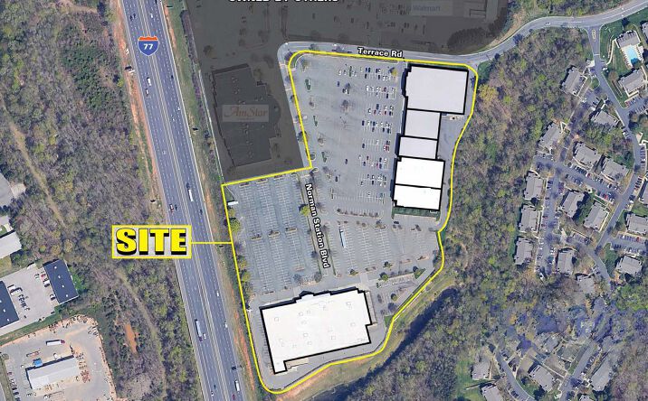 Pictures of Retail property located at 369 W Plaza Dr, Mooresville, NC 28117 for lease - image #1