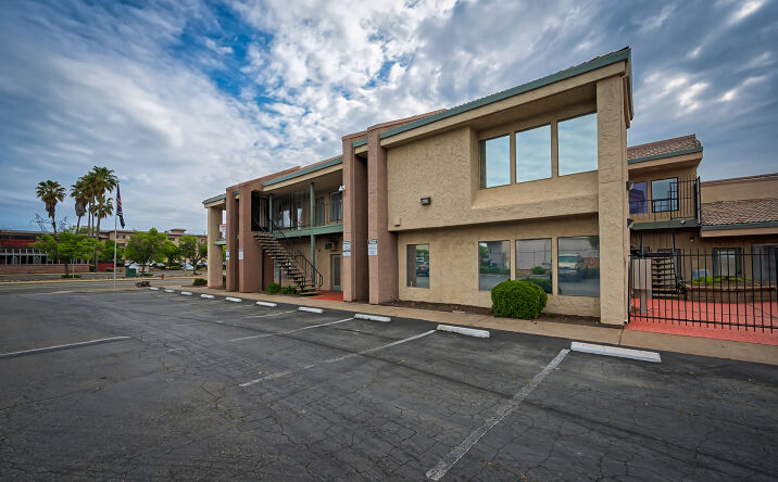 Pictures of Office property located at 833 Mistletoe Ln, Redding, CA 96002 for lease - image #1